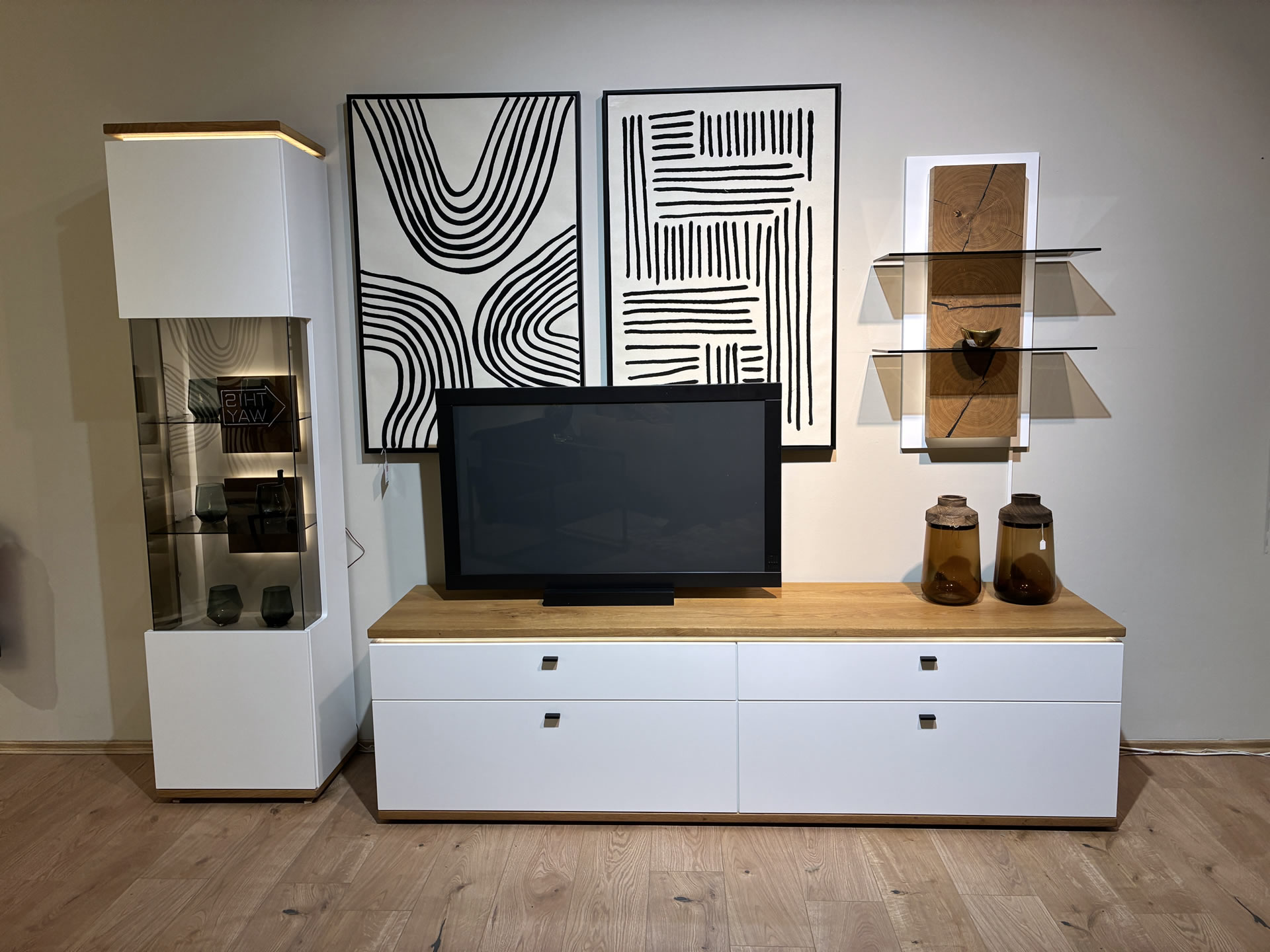 Wohnwand Mailand in Wildeiche - Soft White