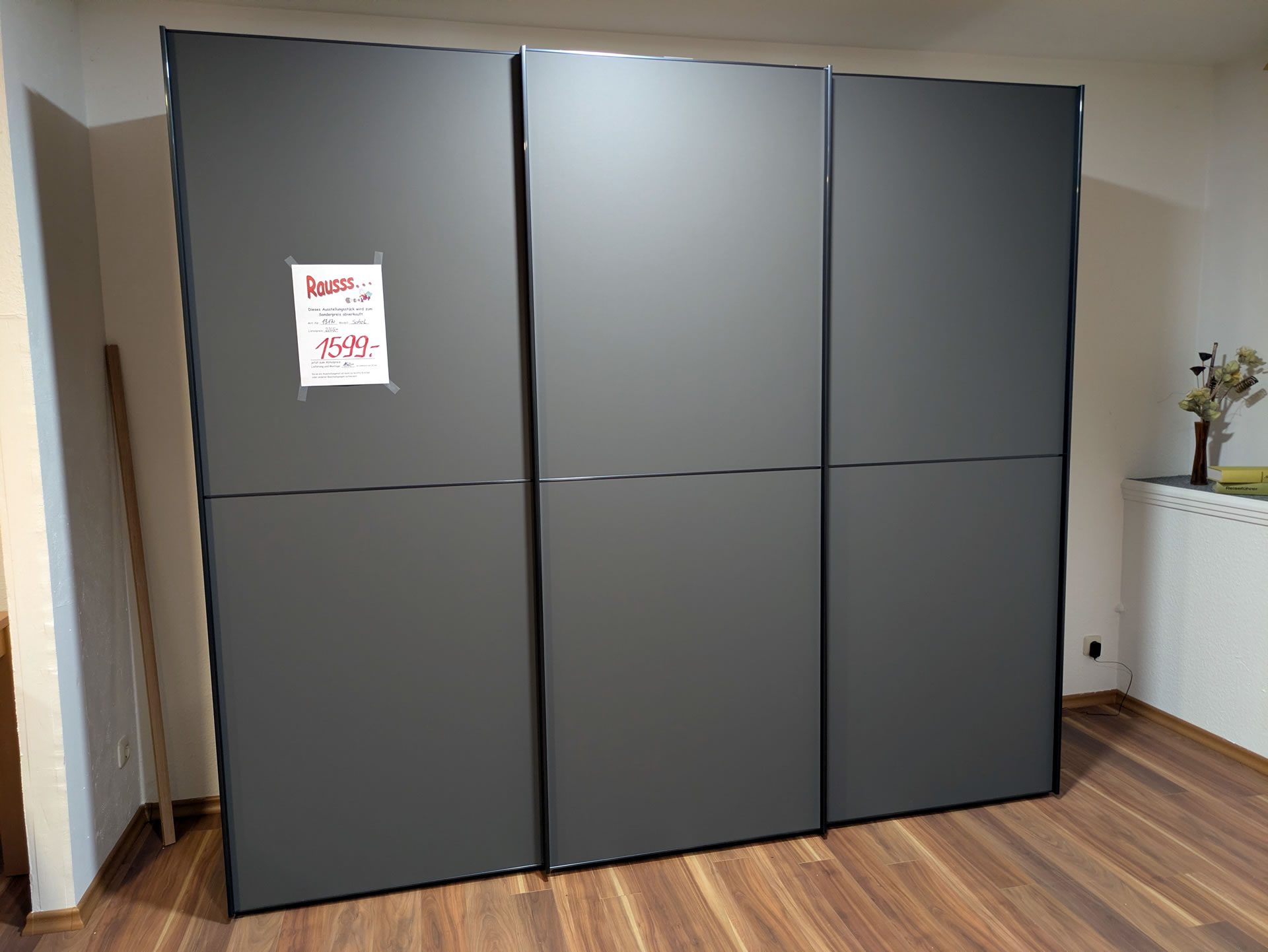 Kleiderschrank