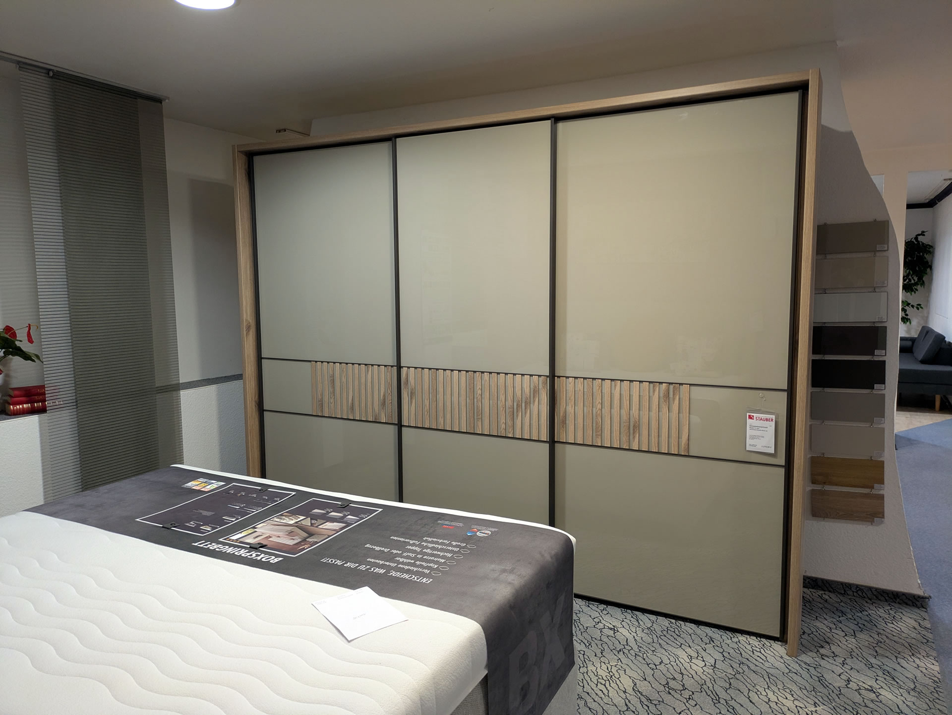 Kleiderschrank